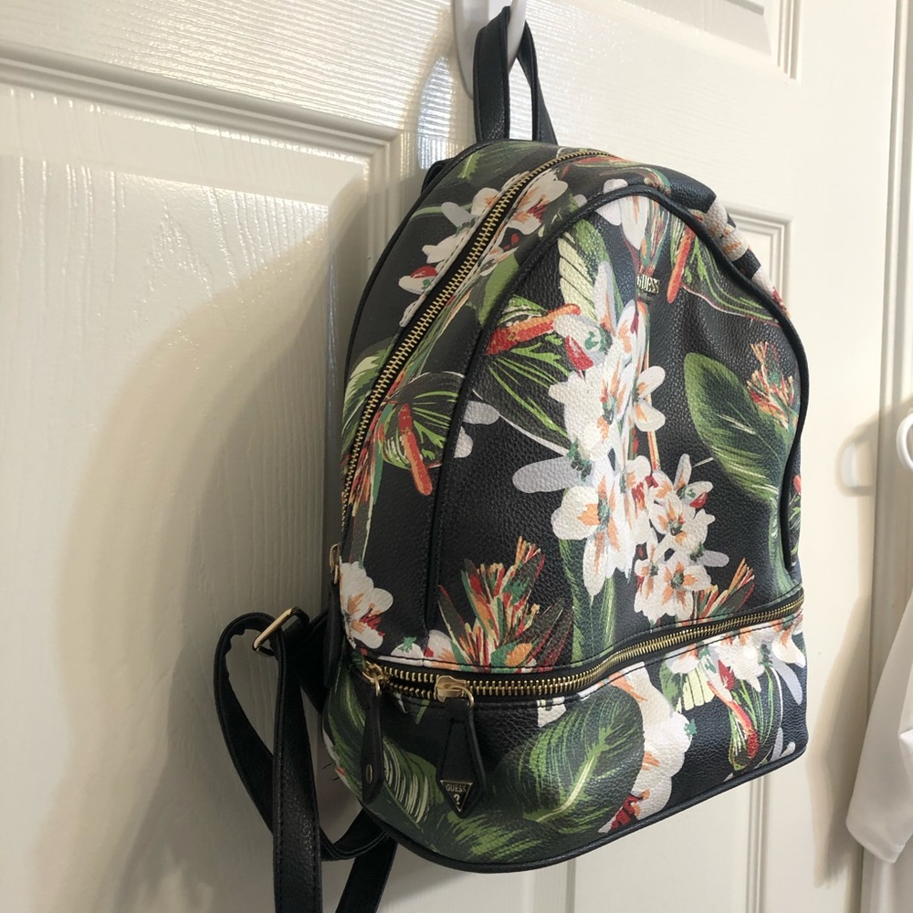 Medium-Sized Backpack - Picture 3 of 6